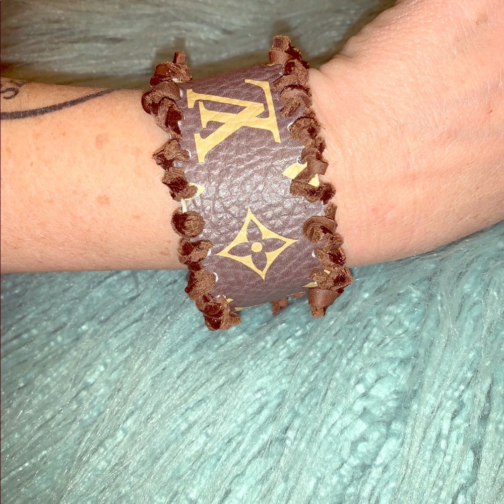 Leather bracelet